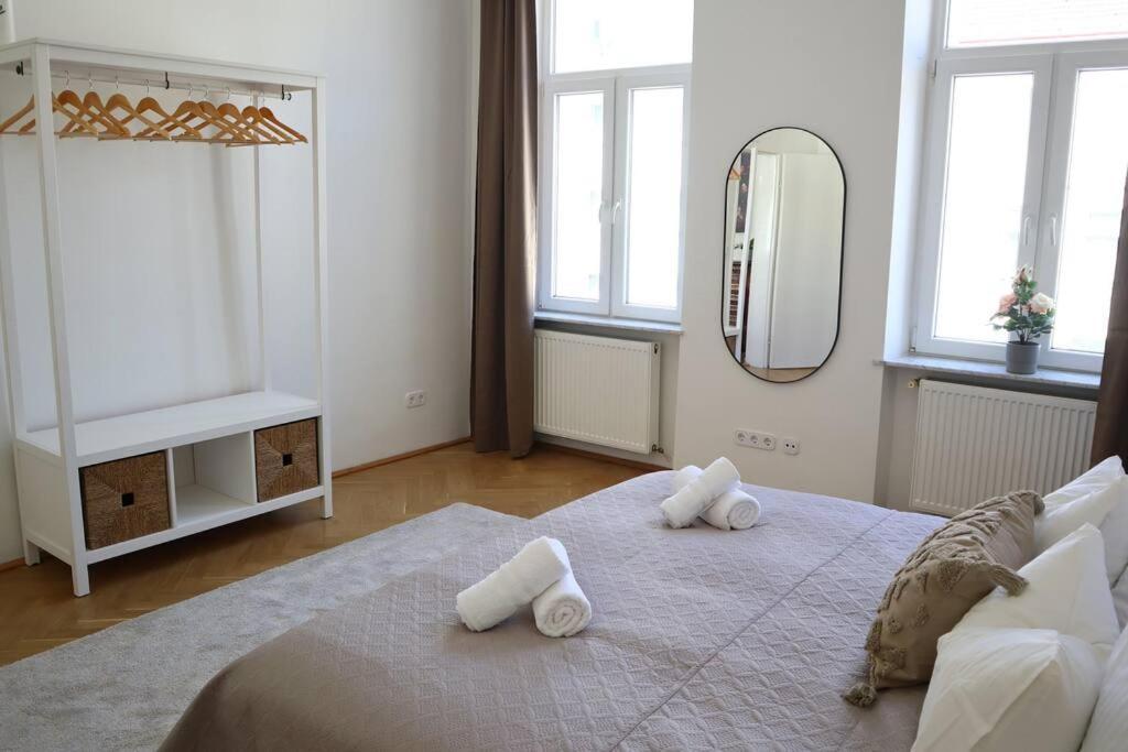 Bloom - Cozy Apartment, 5 Stops To City Center Wien Eksteriør billede