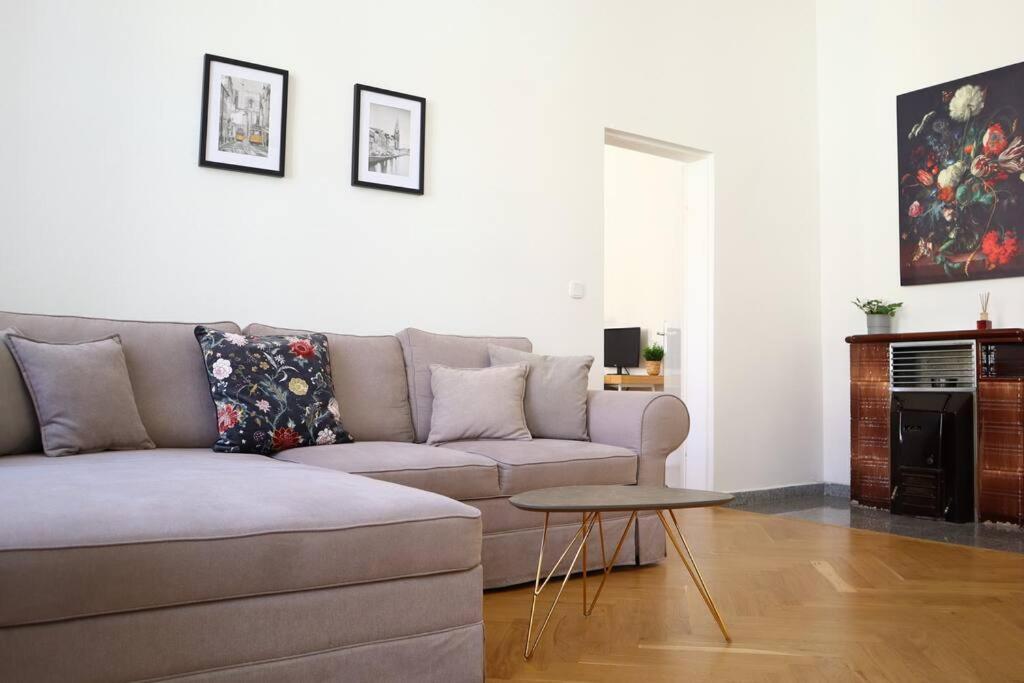 Bloom - Cozy Apartment, 5 Stops To City Center Wien Eksteriør billede